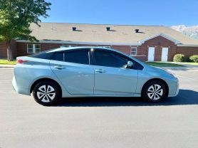 2017 TOYOTA PRIUS HATCHBACK 4-CYL, HYBRID, 1.8 LITER ONE HATCHBACK 4D