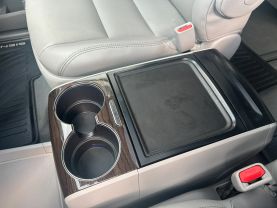 2019 TOYOTA SIENNA VAN V6, 3.5 LITER XLE MINIVAN 4D