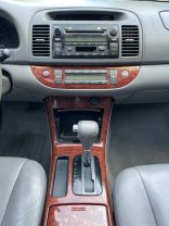 2005 TOYOTA CAMRY XLE SEDAN 4D