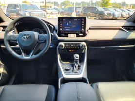 2019 TOYOTA RAV4 HYBRID SUV 4-CYL, HYBRID, 2.5 LITER XSE SPORT UTILITY 4D