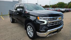 2025 Chevrolet Silverado 1500 Crew Cab - Image 3
