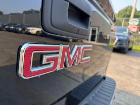 2014 GMC SIERRA 1500 CREW CAB PICKUP V8 ECOTEC3 FLEX FUEL 5.3L SLE PICKUP 4D 6 1/2 FT