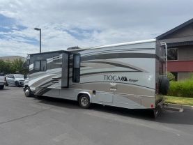 2011 FLEETWOOD TIOGA - - 31M