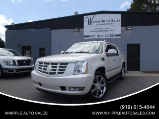 Image of 2011 CADILLAC ESCALADE EXT SPORT UTILITY PICKUP 4D 5 1/4 FT