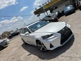 2017 LEXUS IS 200T