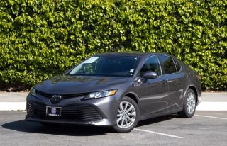 2019 TOYOTA CAMRY SE SEDAN 4D
