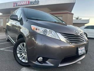 Image of 2014 TOYOTA SIENNA