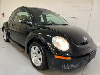 2010 VOLKSWAGEN NEW BEETLE HATCHBACK 2D