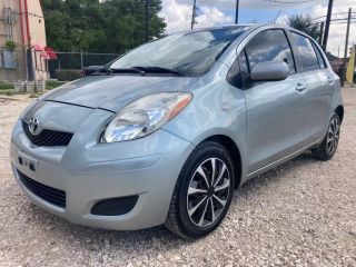 2011 TOYOTA YARIS BASE