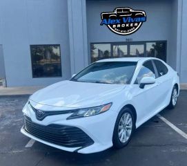 2018 TOYOTA CAMRY LE