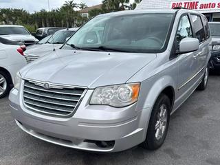 Image of 2010 CHRYSLER TOWN & COUNTRY