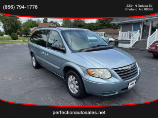 Image of 2005 CHRYSLER TOWN & COUNTRY