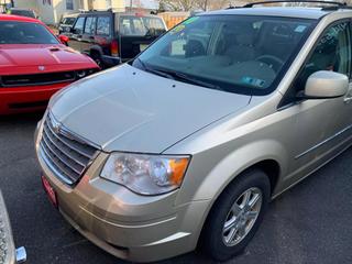 Image of 2010 CHRYSLER TOWN & COUNTRY