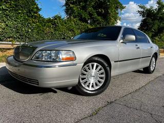 Image of 2004 LINCOLN TOWN CAR