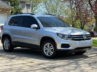 Image of 2017 VOLKSWAGEN TIGUAN