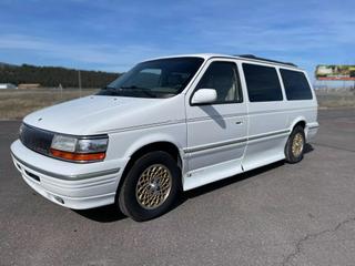 Image of 1995 CHRYSLER TOWN & COUNTRY
