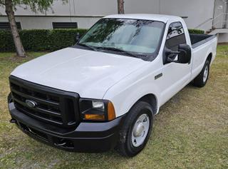 2006 FORD F250 SUPER DUTY REGULAR CAB - Image