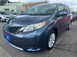 Image of 2014 TOYOTA SIENNA