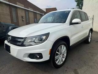 Image of 2016 VOLKSWAGEN TIGUAN