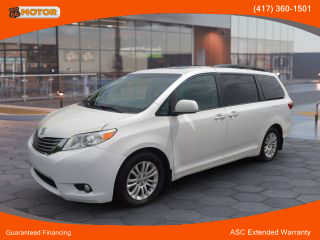 Image of 2015 TOYOTA SIENNA