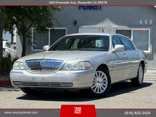 Image of 2004 LINCOLN TOWN CAR