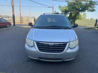 Image of 2005 CHRYSLER TOWN & COUNTRY
