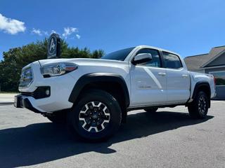 Image of 2017 TOYOTA TACOMA DOUBLE CAB TRD OFF-ROAD PICKUP 4D 5 FT