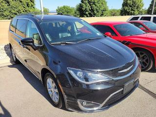 Image of 2017 CHRYSLER PACIFICA
