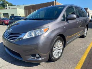 Image of 2017 TOYOTA SIENNA