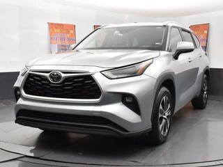 Image of 2022 TOYOTA HIGHLANDER XLE SPORT UTILITY 4D