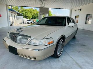 Image of 2005 LINCOLN TOWN CAR