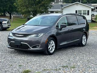 Image of 2017 CHRYSLER PACIFICA