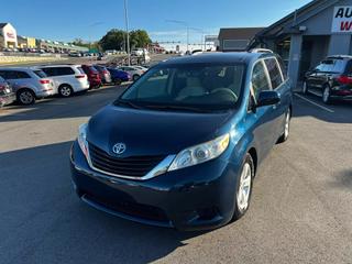 Image of 2011 TOYOTA SIENNA