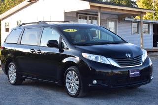 Image of 2013 TOYOTA SIENNA