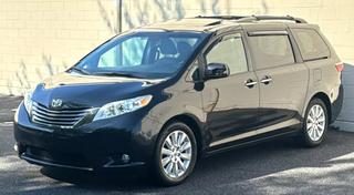 Image of 2015 TOYOTA SIENNA