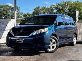 Image of 2011 TOYOTA SIENNA