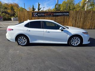 2019 TOYOTA CAMRY XLE