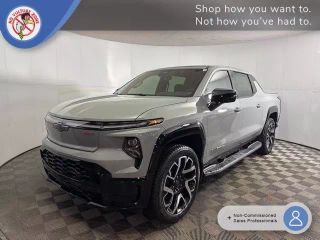 2025 CHEVROLET SILVERADO 1500 CREW CAB RST 5.3L V8