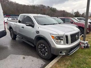 2017 NISSAN TITAN PRO-4X