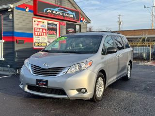 2016 TOYOTA SIENNA XLE