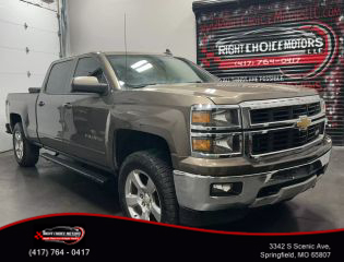 Used 2015 CHEVROLET SILVERADO 1500 CREW CAB for Sale – Only $$17,995, 132,388 Miles – Available at {{SiteTitle}}, {{City}}, {{State}}.