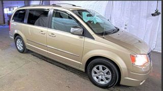 2010 CHRYSLER TOWN & COUNTRY TOURING