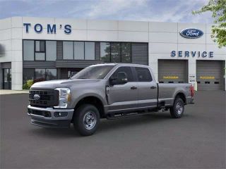 2025 FORD F250 SUPER DUTY CREW CAB LARIAT PICKUP 4D 6 3/4 FT
