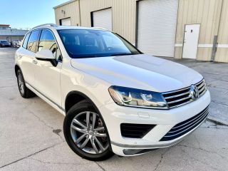 2016 VOLKSWAGEN TOUAREG VR6 LUX