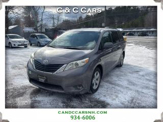 2011 TOYOTA SIENNA LE