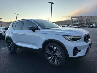 2025 VOLVO XC40 UTILITY 4D B5 CORE AWD 2.0L I4 TURBO HYBRID
