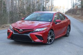 2019 TOYOTA CAMRY SE