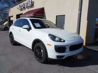 2018 PORSCHE CAYENNE BASE