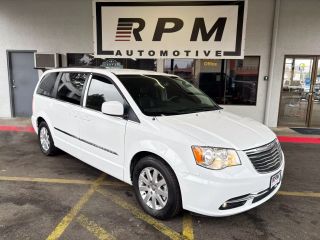 Image of 2015 CHRYSLER TOWN & COUNTRY