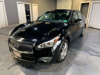2016 INFINITI Q70 3.7
